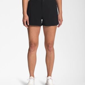 NWT North Face Women’s Never Stop Short Medium Black